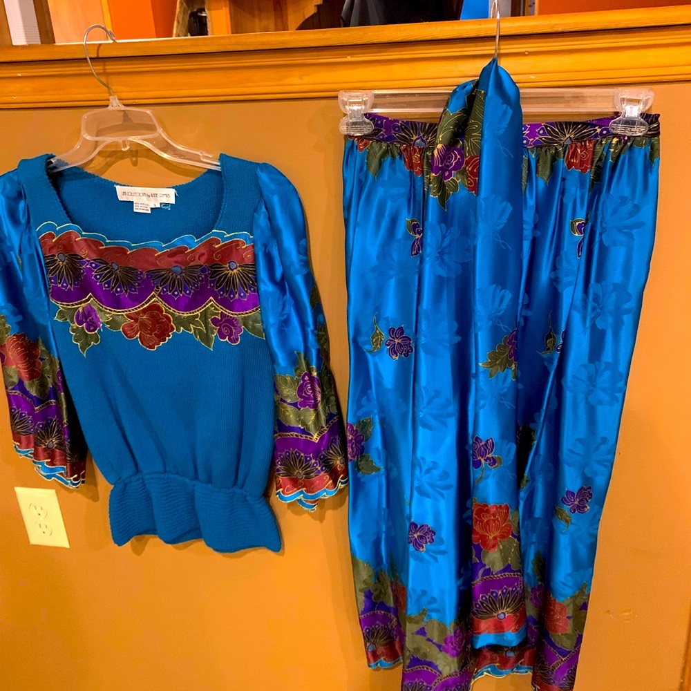 Beautiful 100% Silk Turquoise Sweater and Skirt!